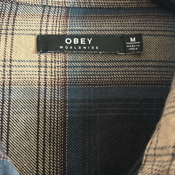 Obey 100% cotton button down top - Picture 3 of 3
